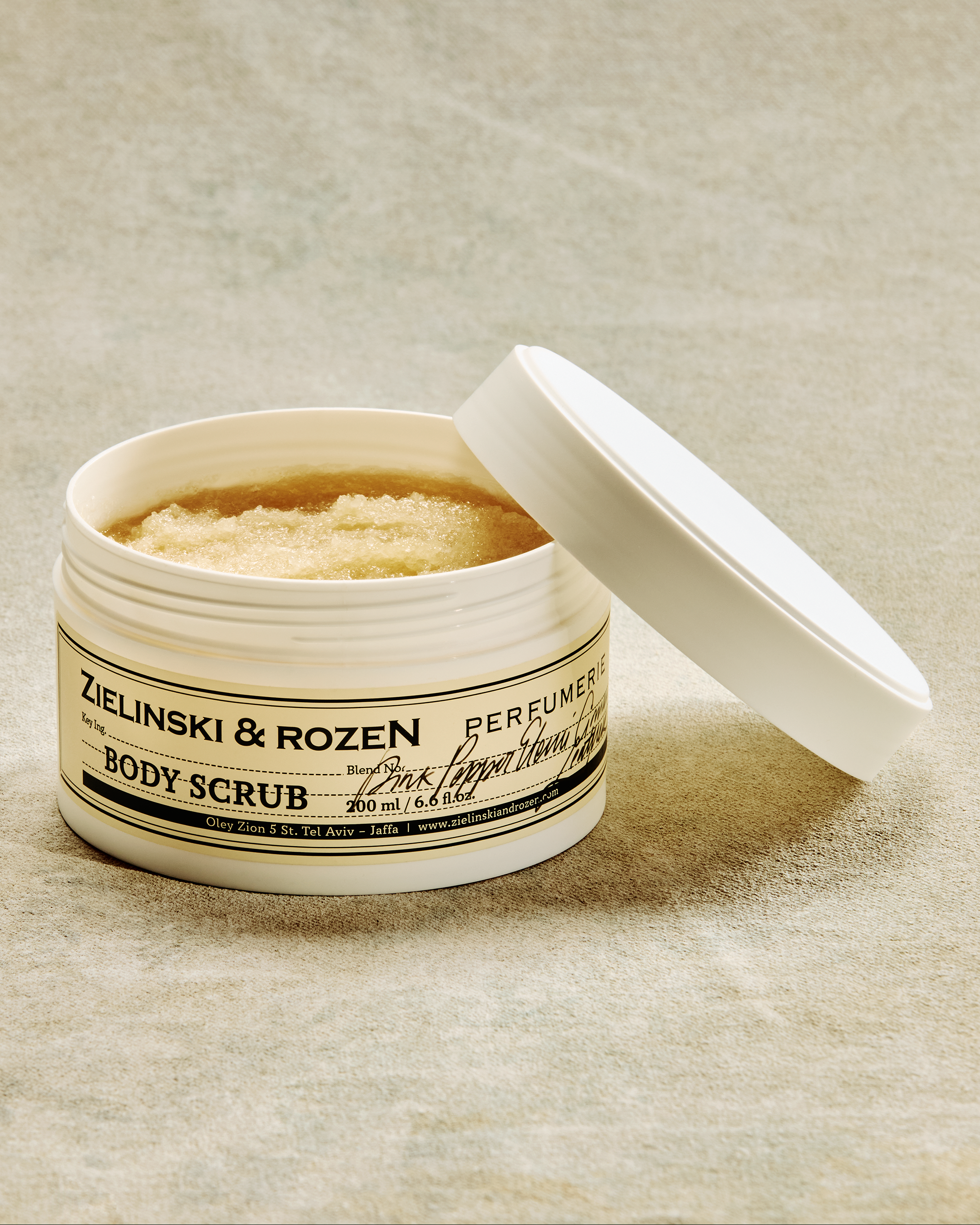 Pink Pepper, Elemi, Cinnamon, Leather – Zielinski & Rozen Europe
