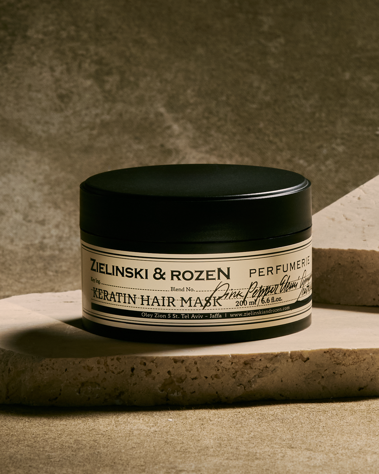 Pink Pepper, Elemi, Cinnamon, Leather