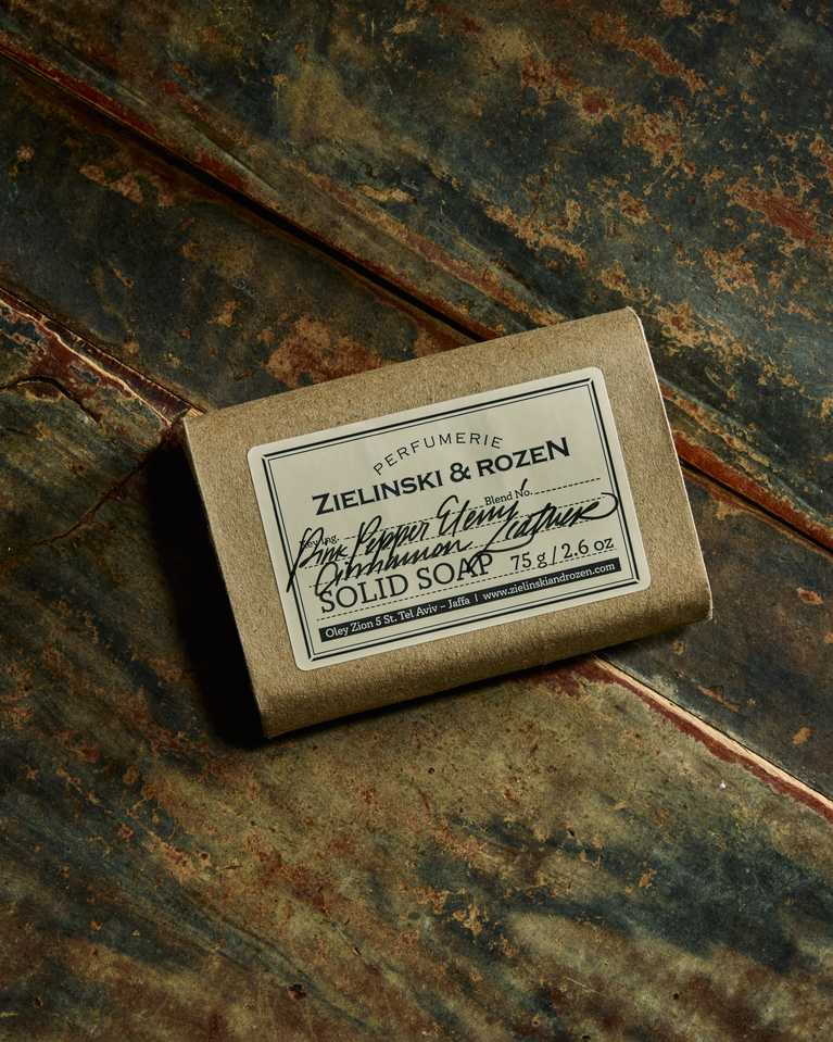 Pink Pepper, Elemi, Cinnamon, Leather