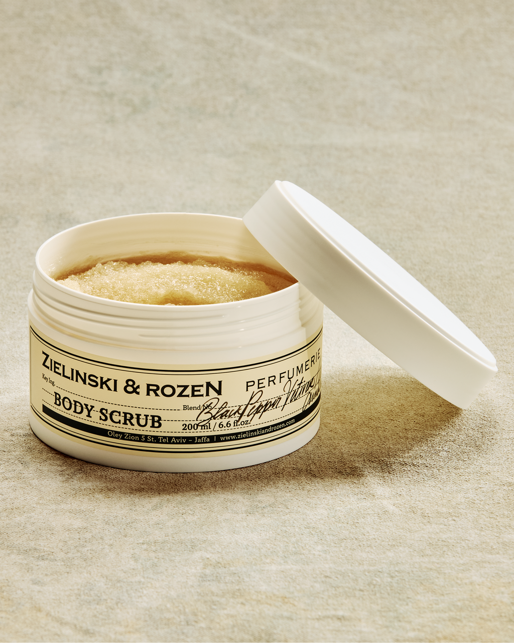 Czarny pieprz, wetiwer, neroli, bursztyn