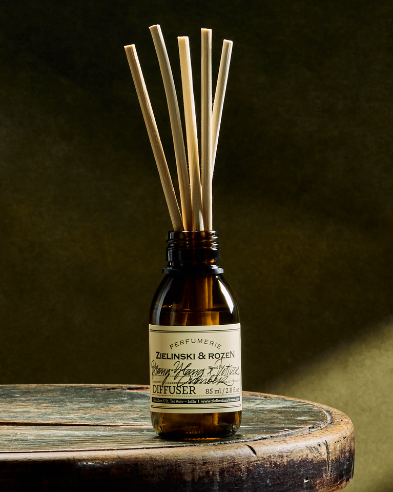 Ylang-Ylang, Vetiver, Amber