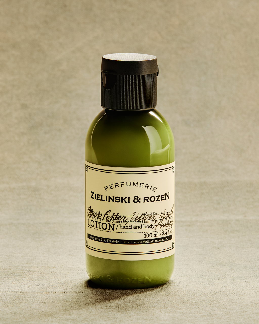 Black Pepper, Vetiver, Neroli, Amber