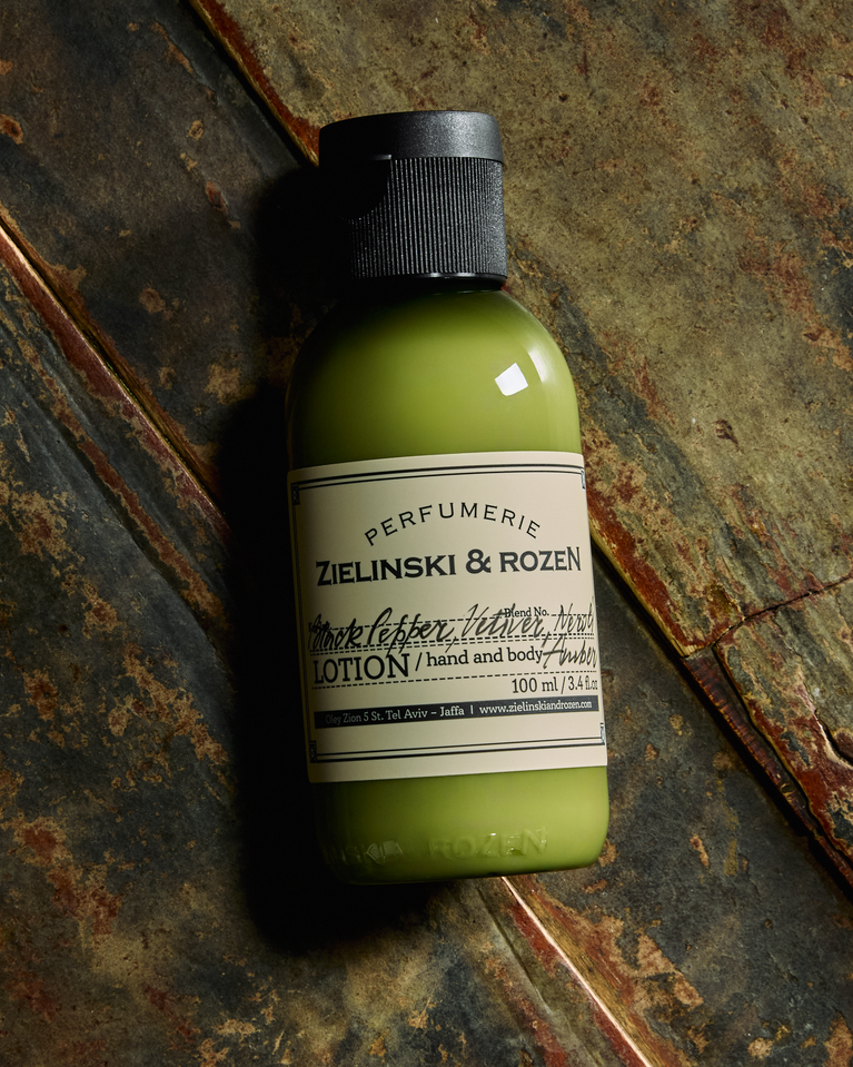 Black Pepper, Vetiver, Neroli, Amber