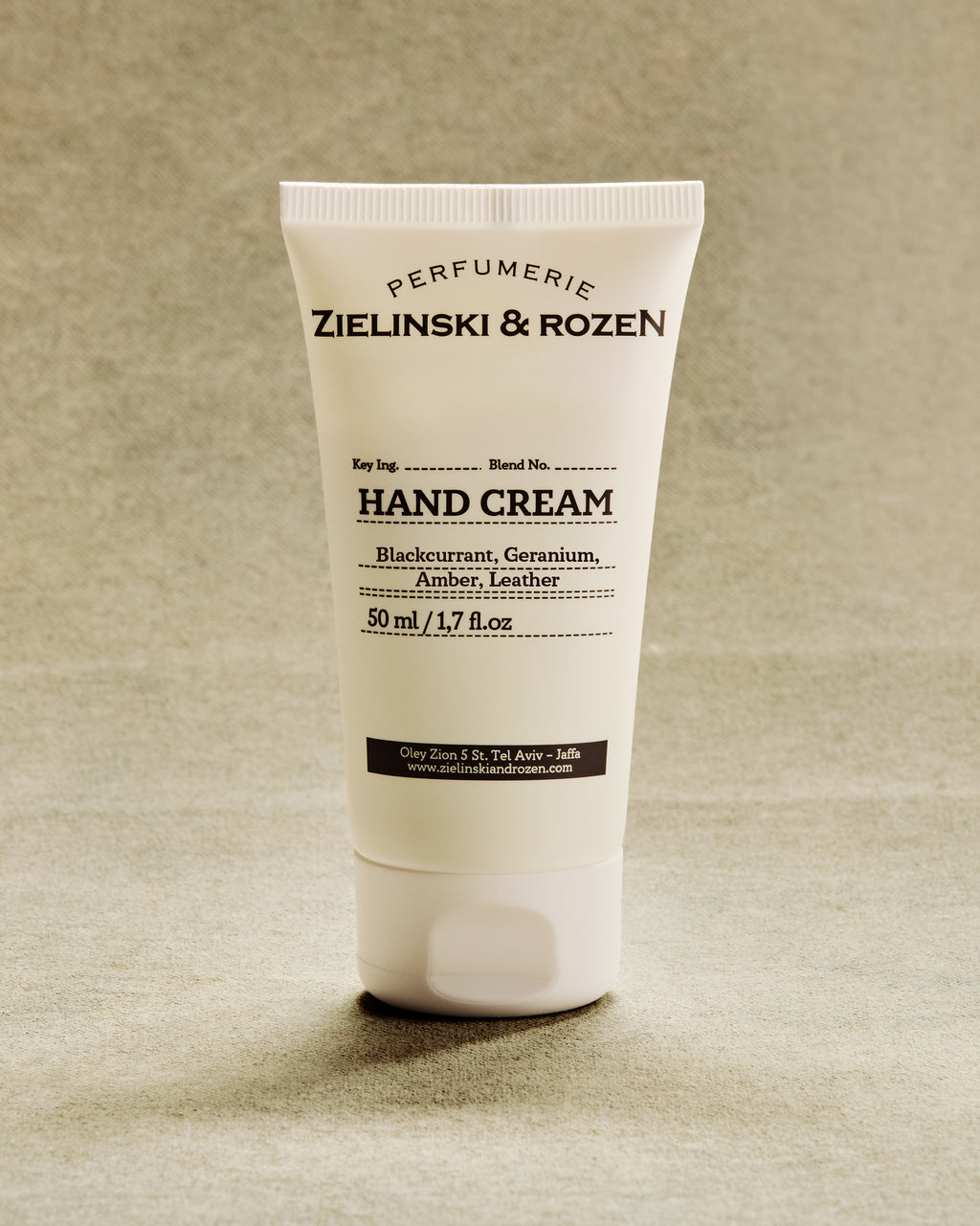 Blackcurrant, Geranium, Amber, Leather