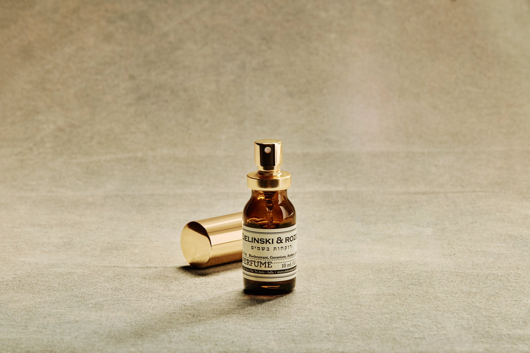 Blackcurrant, Geranium, Amber, Leather