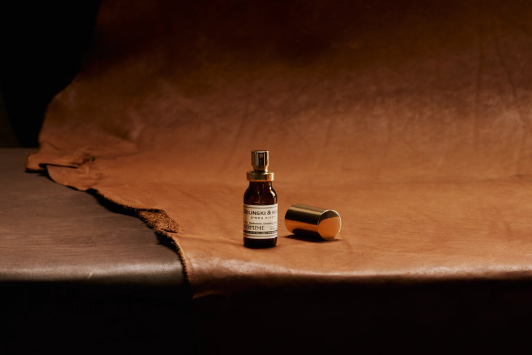 Blackcurrant, Geranium, Amber, Leather