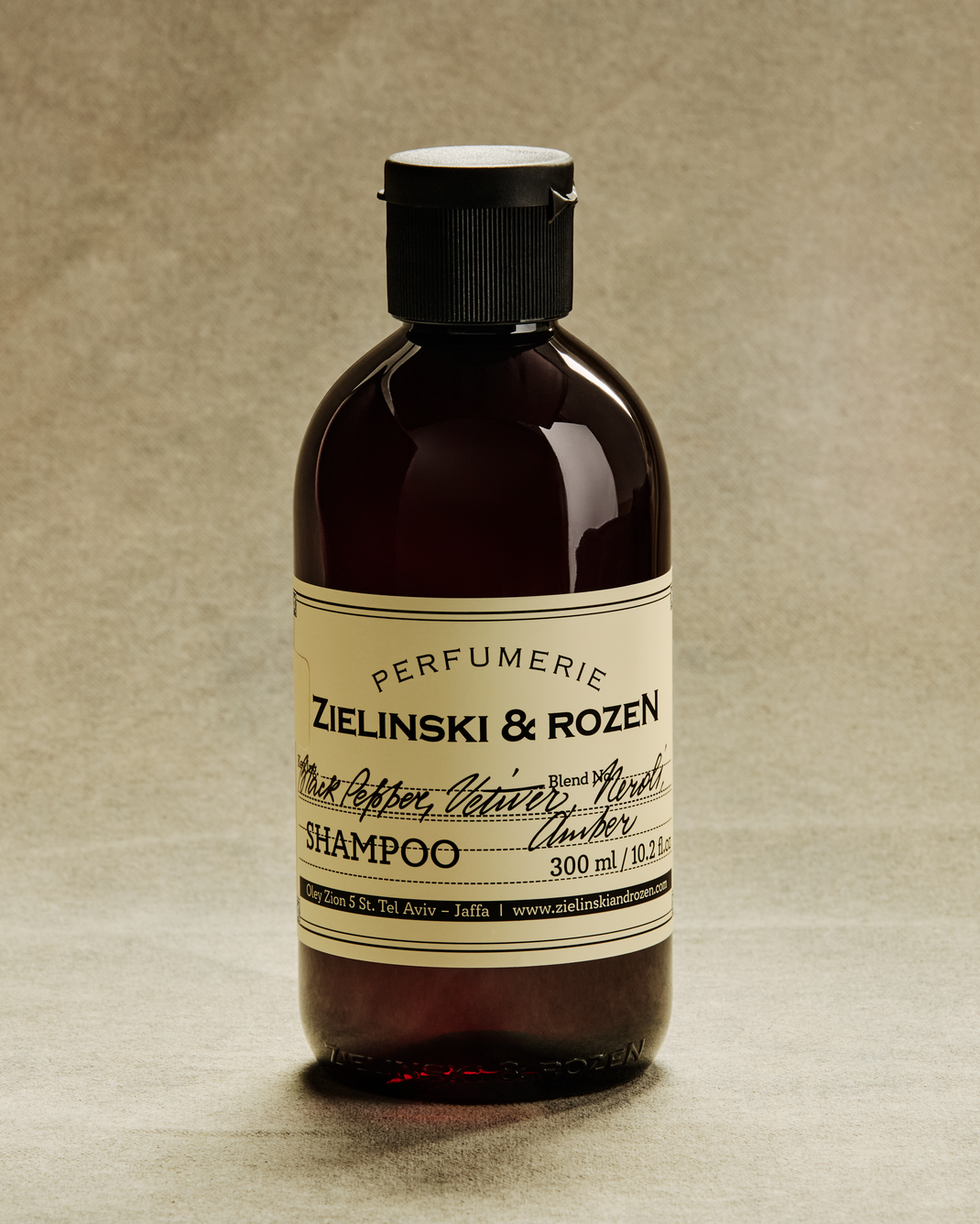 Black pepper, Vetiver, Neroli, Amber