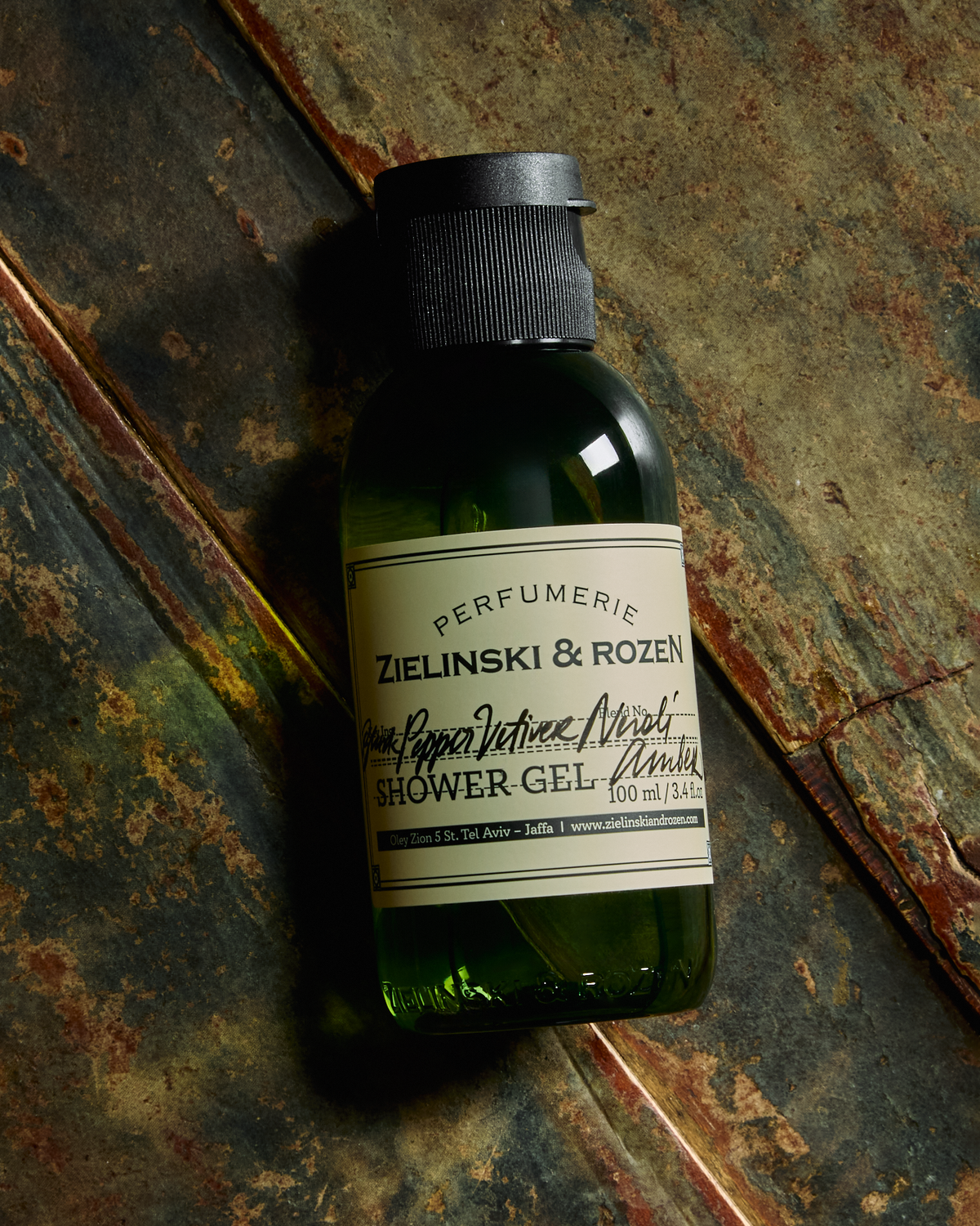 Black Pepper, Vetiver, Neroli, Amber