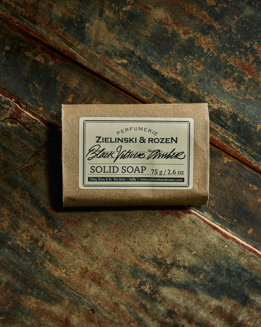 Black Vetiver, Amber