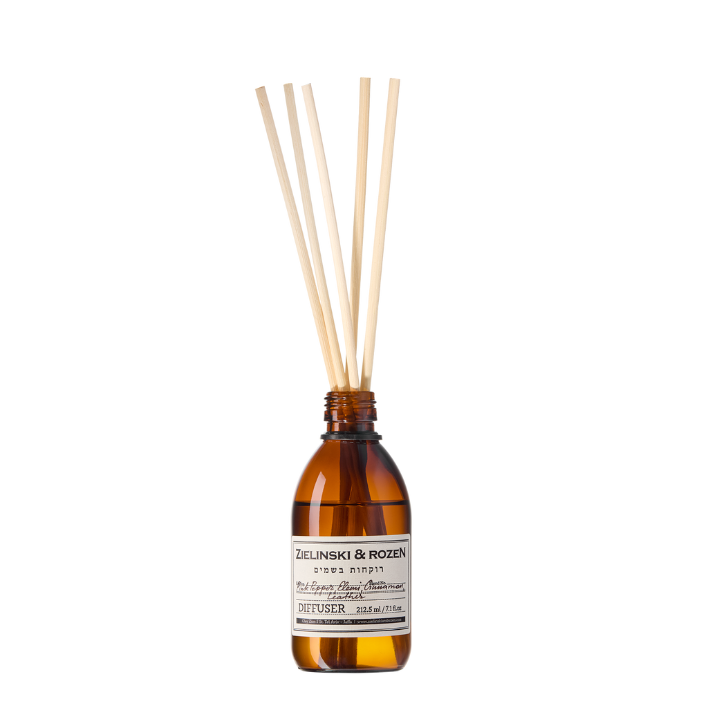 Pink Pepper, Elemi, Cinnamon, Leather